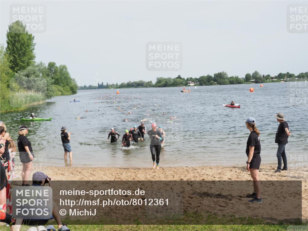21.06.2025 - 27. Vierlanden-Triathlon MichiJ http://msf.ph/oto/8012361 15.06.2026 10:14:47 Schwimmen 476, 546, 559, 593, 608, 609, 1397 meine-sportfotos.de