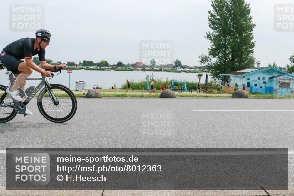 15.06.2025 - 27. Vierlanden-Triathlon H.Heesch http://msf.ph/oto/8012363 15.06.2025 11:06:33 Radfahren 5, 128, 774 meine-sportfotos.de