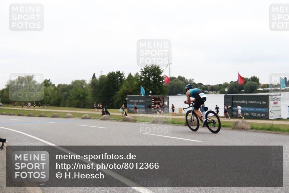 21.06.2025 - 27. Vierlanden-Triathlon H.Heesch http://msf.ph/oto/8012366 15.06.2025 13:24:05 Radfahren 1311 meine-sportfotos.de