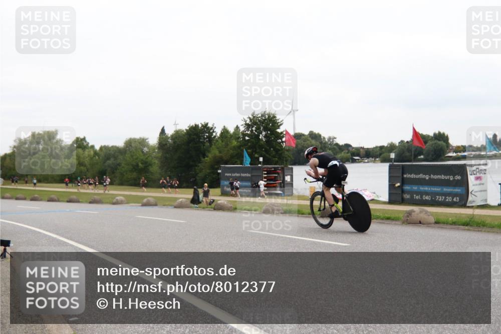 21.06.2025 - 27. Vierlanden-Triathlon H.Heesch http://msf.ph/oto/8012377 15.06.2025 13:24:11 Radfahren 1124, 1311, 1312 meine-sportfotos.de