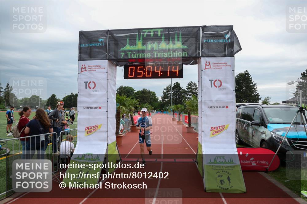 15.06.2025 - 7 Türme Triathlon Michael Strokosch http://msf.ph/oto/8012402 15.06.2025 15:04:14 Ziel 256, 299 meine-sportfotos.de