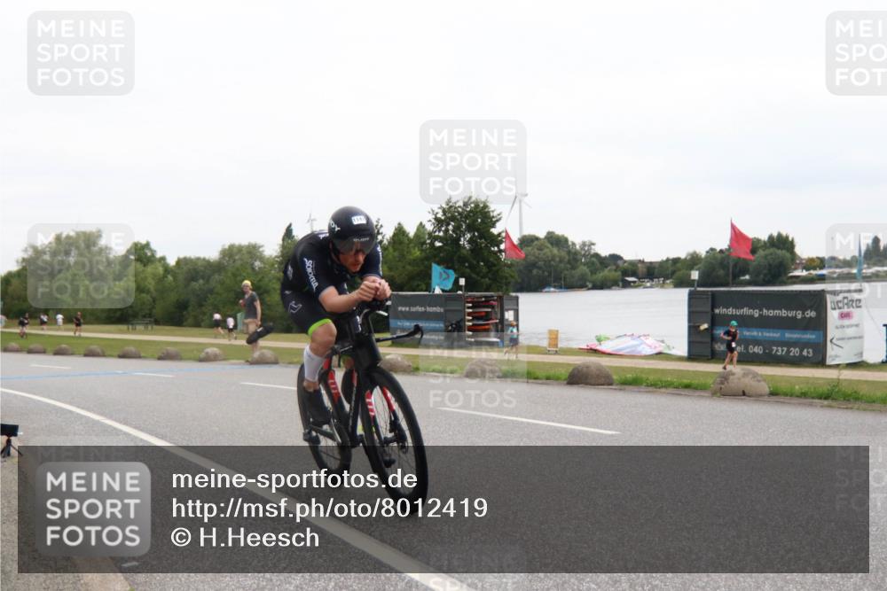 21.06.2025 - 27. Vierlanden-Triathlon H.Heesch http://msf.ph/oto/8012419 15.06.2025 13:24:30 Radfahren 1147 meine-sportfotos.de