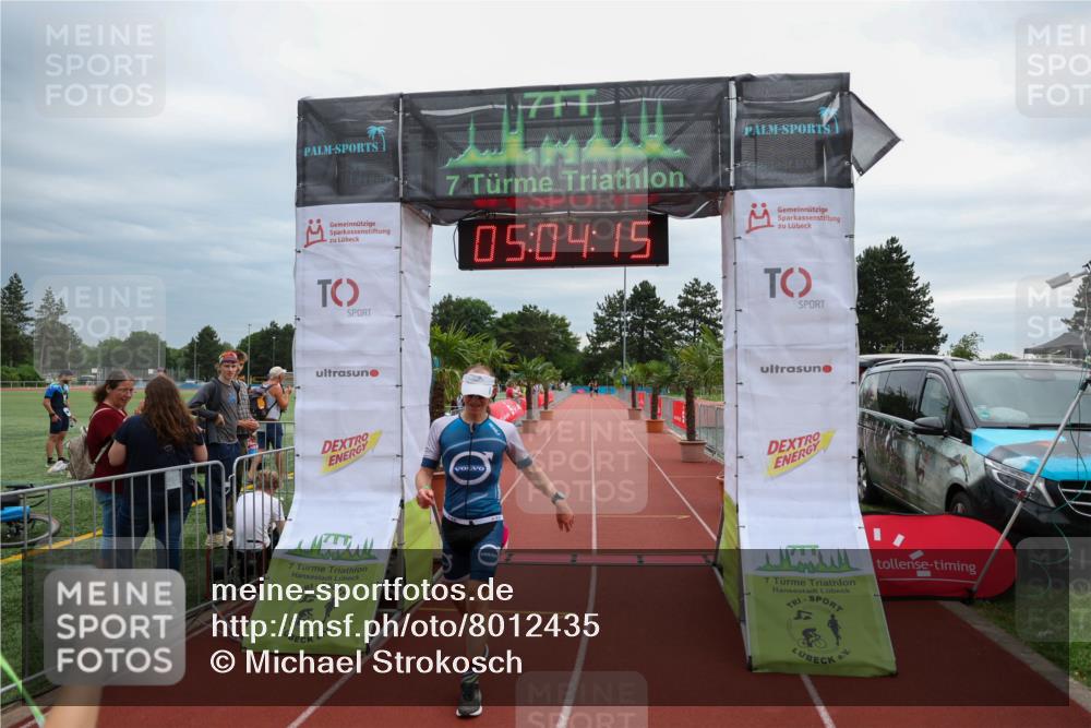 15.06.2025 - 7 Türme Triathlon Michael Strokosch http://msf.ph/oto/8012435 15.06.2025 15:04:15 Ziel 256, 299 meine-sportfotos.de