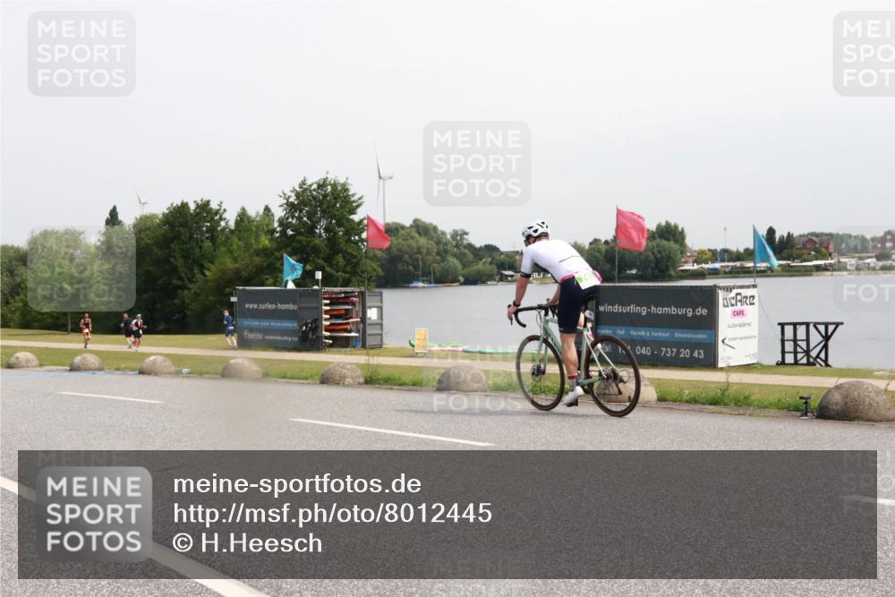 15.06.2025 - 27. Vierlanden-Triathlon H.Heesch http://msf.ph/oto/8012445 15.06.2025 11:08:16 Radfahren 743 meine-sportfotos.de
