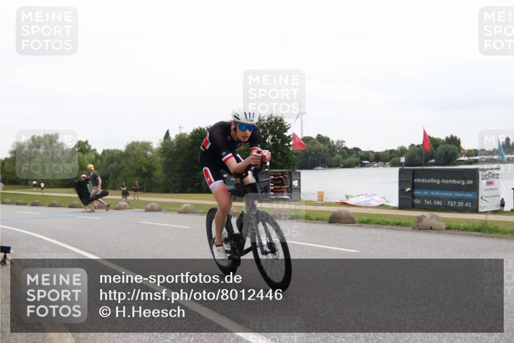 21.06.2025 - 27. Vierlanden-Triathlon H.Heesch http://msf.ph/oto/8012446 15.06.2025 13:24:41 Radfahren 1158, 1254 meine-sportfotos.de