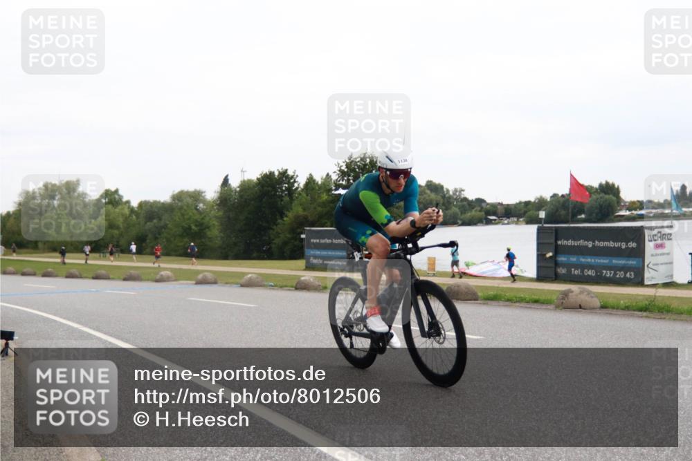21.06.2025 - 27. Vierlanden-Triathlon H.Heesch http://msf.ph/oto/8012506 15.06.2025 13:25:14 Radfahren 1138, 1148 meine-sportfotos.de