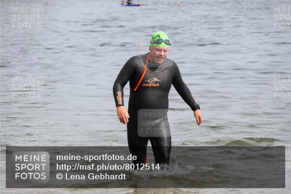 15.06.2025 - 27. Vierlanden-Triathlon Lena Gebhardt http://msf.ph/oto/8012514 15.06.2025 10:10:52 Schwimmen  meine-sportfotos.de