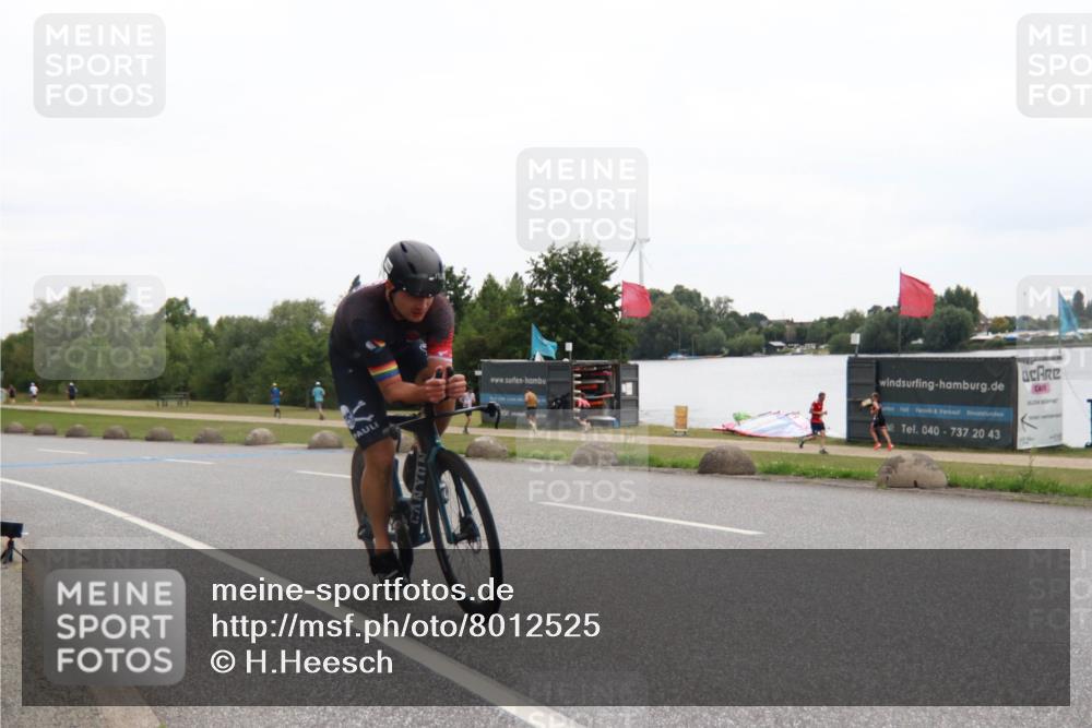 21.06.2025 - 27. Vierlanden-Triathlon H.Heesch http://msf.ph/oto/8012525 15.06.2025 13:25:26 Radfahren 1102 meine-sportfotos.de