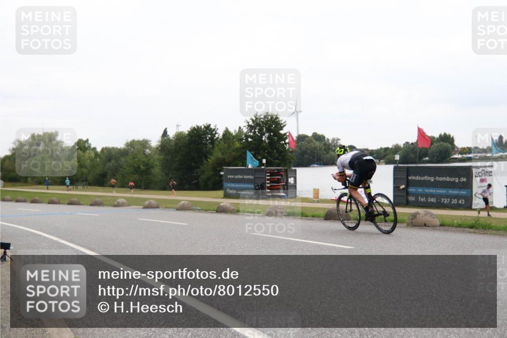 21.06.2025 - 27. Vierlanden-Triathlon H.Heesch http://msf.ph/oto/8012550 15.06.2025 13:25:35 Radfahren 1253 meine-sportfotos.de