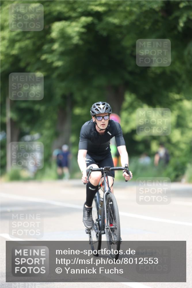 15.06.2025 - 7 Türme Triathlon Yannick Fuchs http://msf.ph/oto/8012553 15.06.2025 13:27:18 Radfahren 255, 772, 840, 1011 meine-sportfotos.de