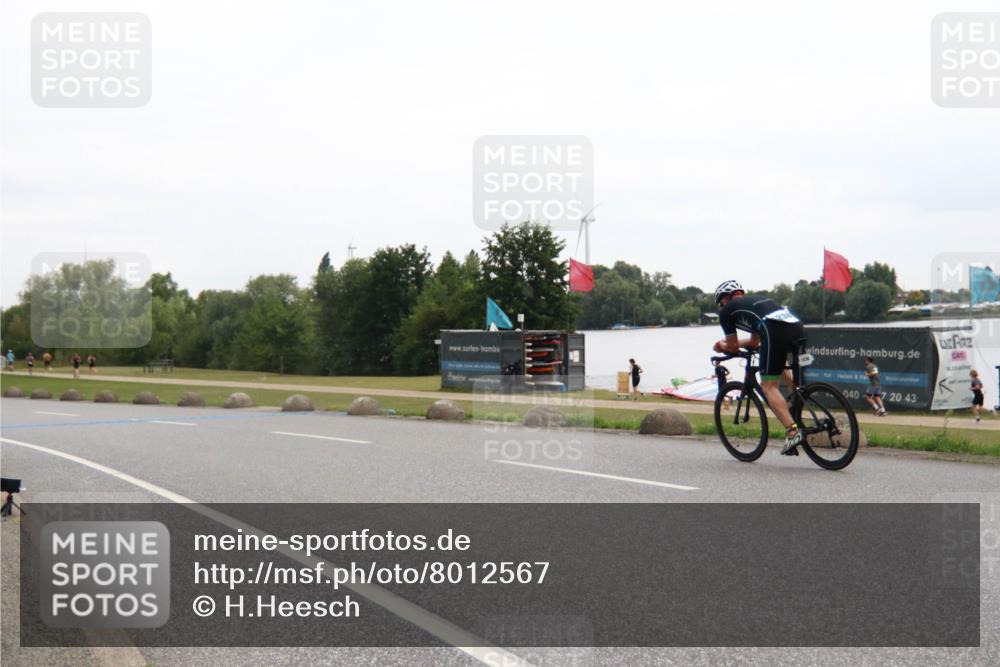 21.06.2025 - 27. Vierlanden-Triathlon H.Heesch http://msf.ph/oto/8012567 15.06.2025 13:25:47 Radfahren 1137, 1238 meine-sportfotos.de
