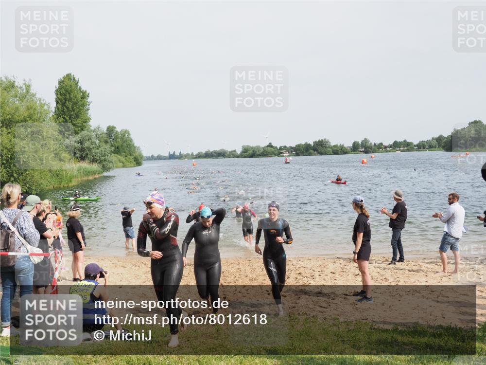 21.06.2025 - 27. Vierlanden-Triathlon MichiJ http://msf.ph/oto/8012618 15.06.2026 10:14:58 Schwimmen 476, 521, 525, 528, 570, 592, 593, 605, 608, 1397 meine-sportfotos.de