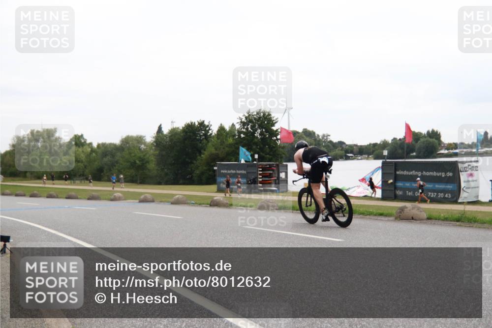 21.06.2025 - 27. Vierlanden-Triathlon H.Heesch http://msf.ph/oto/8012632 15.06.2025 13:26:03 Radfahren 1154, 1266, 1272 meine-sportfotos.de