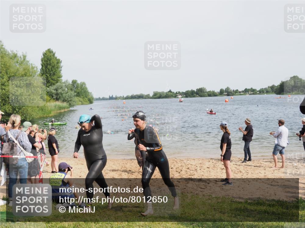 21.06.2025 - 27. Vierlanden-Triathlon MichiJ http://msf.ph/oto/8012650 15.06.2026 10:14:59 Schwimmen 476, 521, 525, 528, 570, 592, 593, 597, 605, 1397 meine-sportfotos.de