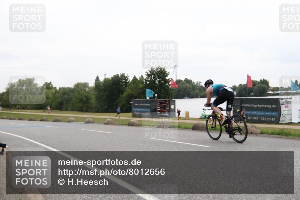 21.06.2025 - 27. Vierlanden-Triathlon H.Heesch http://msf.ph/oto/8012656 15.06.2025 13:26:07 Radfahren 1101, 1117, 1272 meine-sportfotos.de