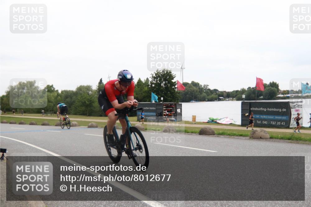 21.06.2025 - 27. Vierlanden-Triathlon H.Heesch http://msf.ph/oto/8012677 15.06.2025 13:26:09 Radfahren 1101, 1117, 1126, 1272, 1304 meine-sportfotos.de