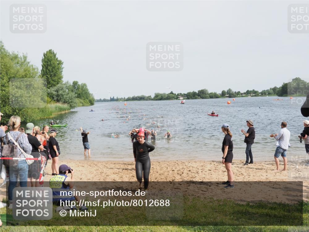 21.06.2025 - 27. Vierlanden-Triathlon MichiJ http://msf.ph/oto/8012688 15.06.2026 10:15:00 Schwimmen 476, 521, 525, 528, 570, 592, 593, 597, 605, 1397 meine-sportfotos.de