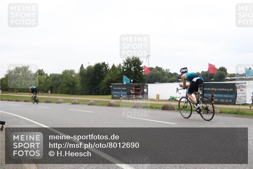 21.06.2025 - 27. Vierlanden-Triathlon H.Heesch http://msf.ph/oto/8012690 15.06.2025 13:26:09 Radfahren 1101, 1117, 1126, 1272, 1304 meine-sportfotos.de