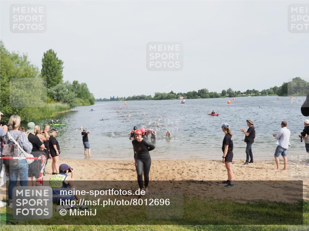 21.06.2025 - 27. Vierlanden-Triathlon MichiJ http://msf.ph/oto/8012696 15.06.2026 10:15:00 Schwimmen 476, 521, 525, 528, 570, 592, 593, 597, 605, 1397 meine-sportfotos.de