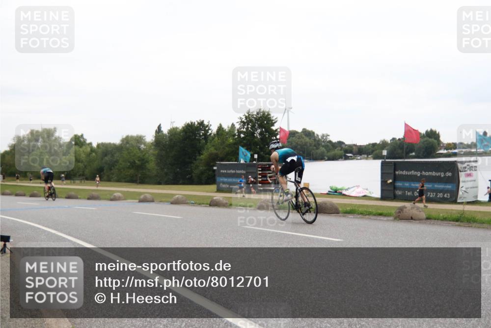 21.06.2025 - 27. Vierlanden-Triathlon H.Heesch http://msf.ph/oto/8012701 15.06.2025 13:26:09 Radfahren 1101, 1117, 1126, 1272, 1304 meine-sportfotos.de