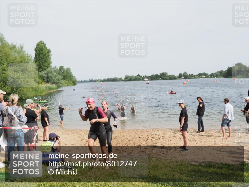 21.06.2025 - 27. Vierlanden-Triathlon MichiJ http://msf.ph/oto/8012747 15.06.2026 10:15:03 Schwimmen 480, 521, 525, 528, 570, 587, 592, 597, 605, 635 meine-sportfotos.de