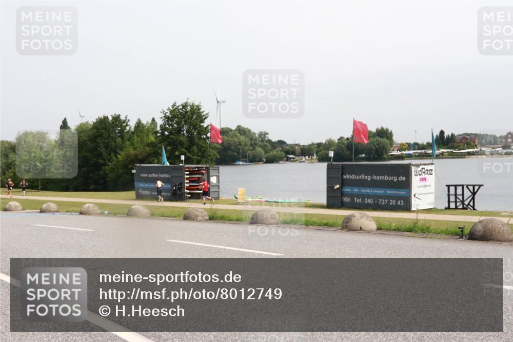 15.06.2025 - 27. Vierlanden-Triathlon H.Heesch http://msf.ph/oto/8012749 15.06.2025 11:08:41 Radfahren 163, 495, 581, 619 meine-sportfotos.de