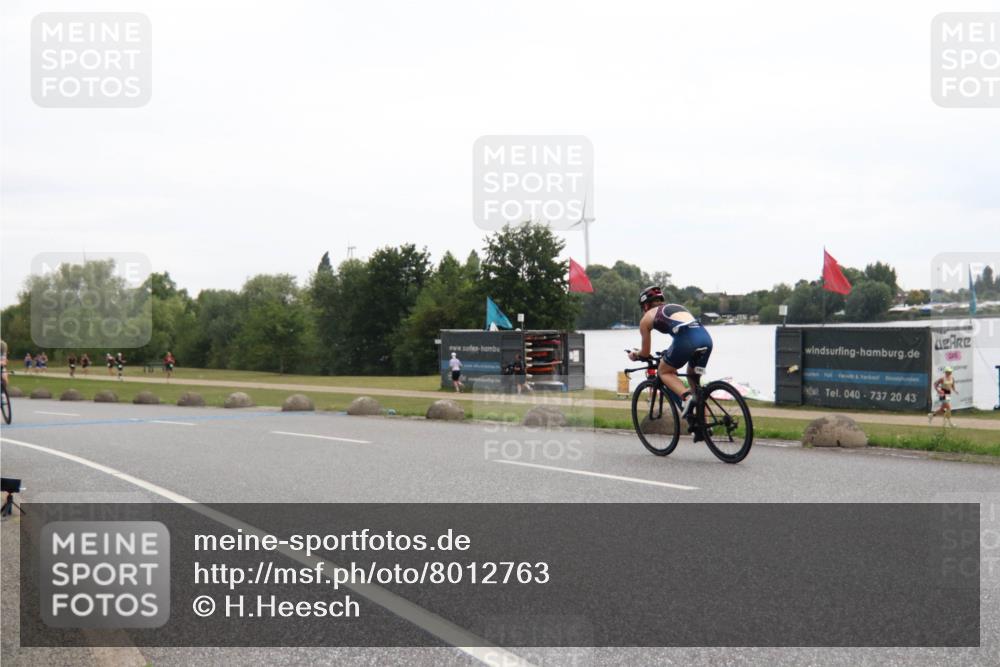21.06.2025 - 27. Vierlanden-Triathlon H.Heesch http://msf.ph/oto/8012763 15.06.2025 13:26:28 Radfahren 1113, 1128, 1157 meine-sportfotos.de