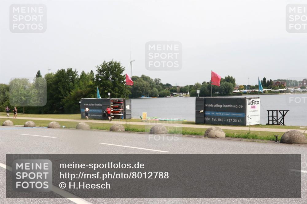 15.06.2025 - 27. Vierlanden-Triathlon H.Heesch http://msf.ph/oto/8012788 15.06.2025 11:08:42 Radfahren 163, 495, 581, 619 meine-sportfotos.de