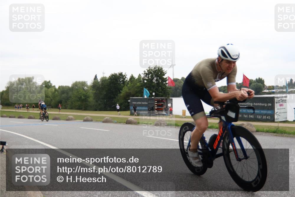 21.06.2025 - 27. Vierlanden-Triathlon H.Heesch http://msf.ph/oto/8012789 15.06.2025 13:26:29 Radfahren 1113, 1128, 1157, 1281 meine-sportfotos.de