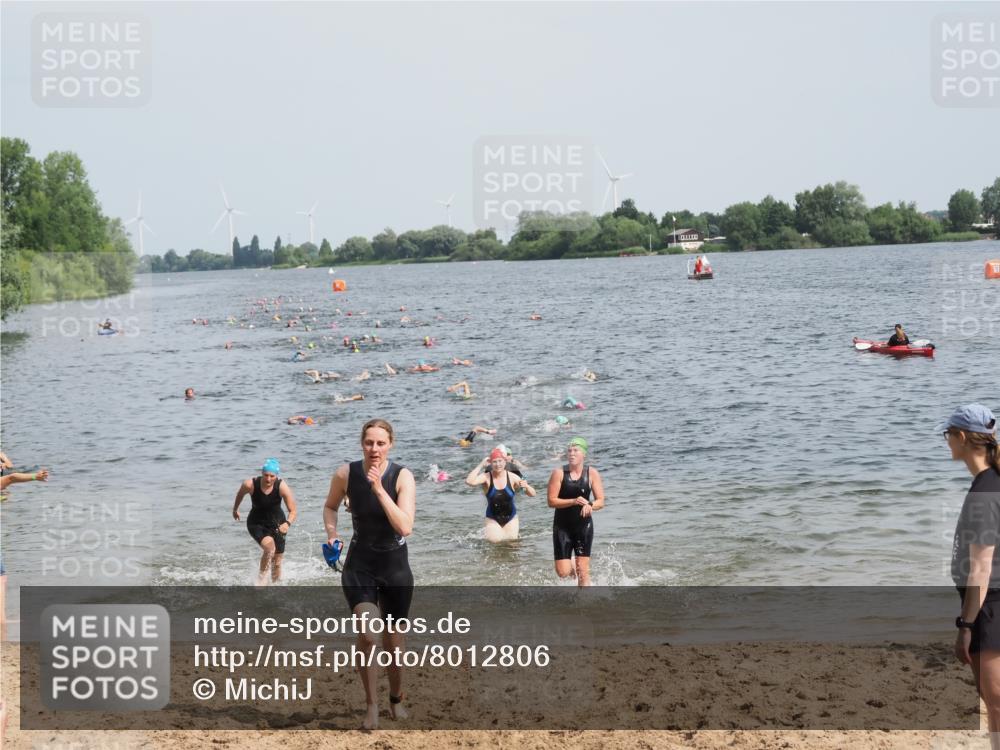 21.06.2025 - 27. Vierlanden-Triathlon MichiJ http://msf.ph/oto/8012806 15.06.2026 10:15:07 Schwimmen 480, 528, 555, 587, 592, 597, 605, 635 meine-sportfotos.de