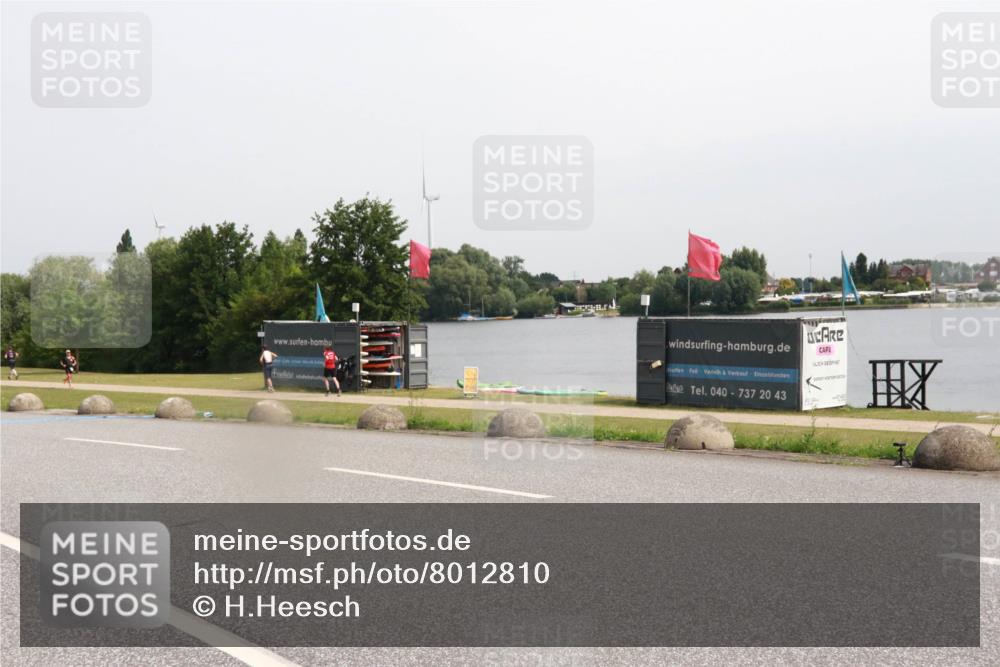 15.06.2025 - 27. Vierlanden-Triathlon H.Heesch http://msf.ph/oto/8012810 15.06.2025 11:08:43 Radfahren 163, 495, 581, 619 meine-sportfotos.de