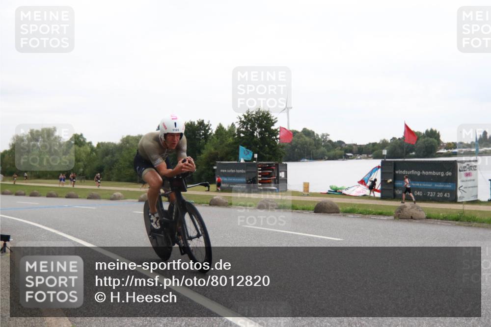 21.06.2025 - 27. Vierlanden-Triathlon H.Heesch http://msf.ph/oto/8012820 15.06.2025 13:26:33 Radfahren 1112, 1123, 1128, 1281, 1300 meine-sportfotos.de