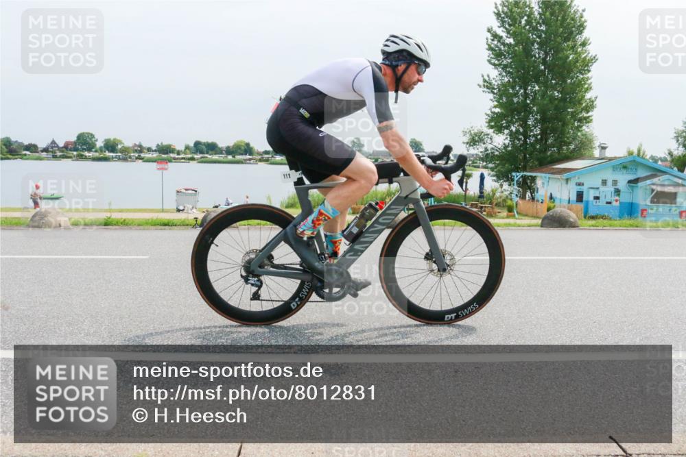 15.06.2025 - 27. Vierlanden-Triathlon H.Heesch http://msf.ph/oto/8012831 15.06.2025 11:08:07 Radfahren 111, 200 meine-sportfotos.de