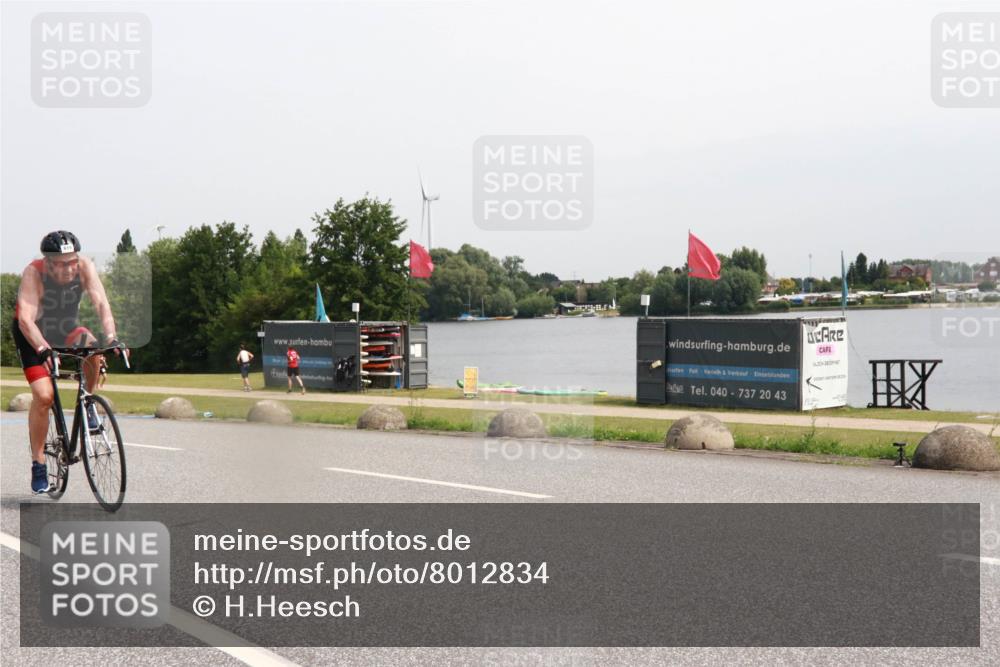 15.06.2025 - 27. Vierlanden-Triathlon H.Heesch http://msf.ph/oto/8012834 15.06.2025 11:08:44 Radfahren 163, 495, 581, 619 meine-sportfotos.de