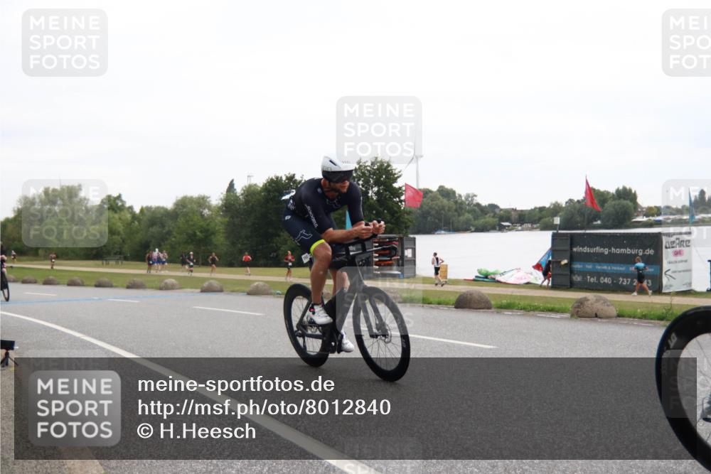 21.06.2025 - 27. Vierlanden-Triathlon H.Heesch http://msf.ph/oto/8012840 15.06.2025 13:26:36 Radfahren 1108, 1112, 1123, 1128, 1143, 1160, 1281, 1300 meine-sportfotos.de