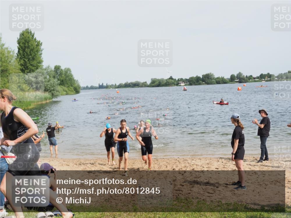 21.06.2025 - 27. Vierlanden-Triathlon MichiJ http://msf.ph/oto/8012845 15.06.2026 10:15:09 Schwimmen 480, 507, 528, 555, 587, 592, 597, 605, 635 meine-sportfotos.de