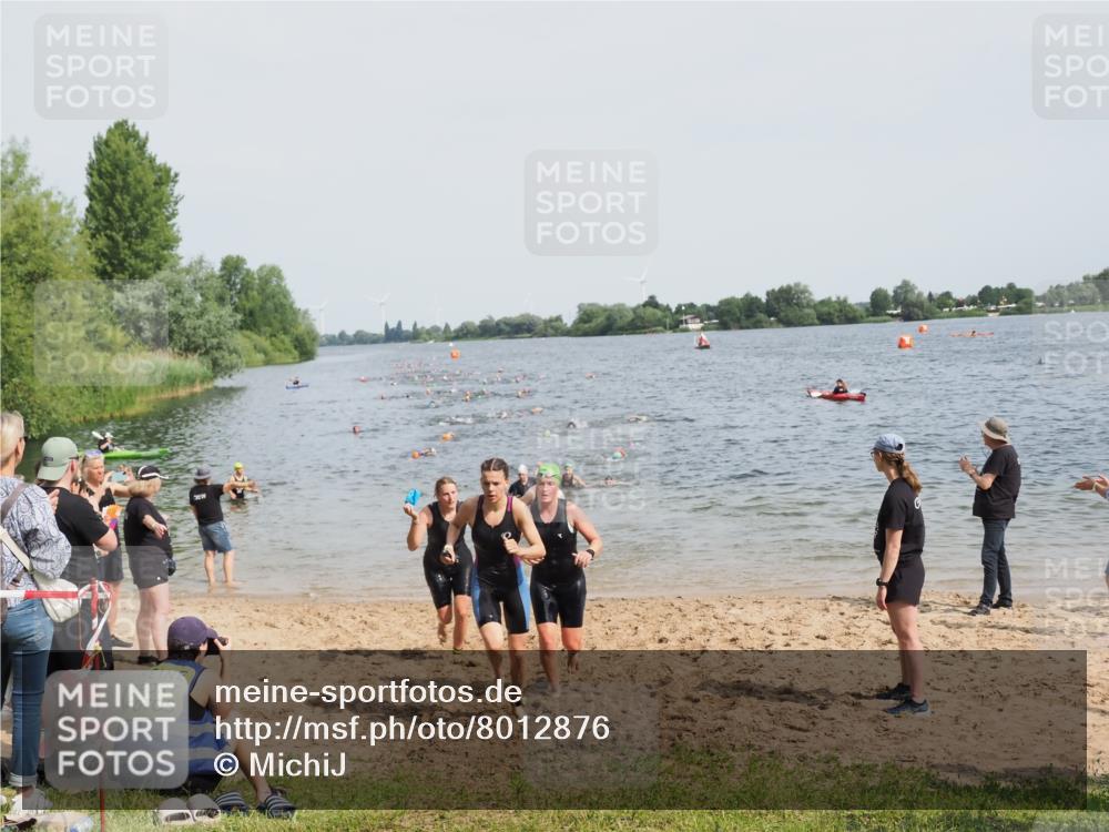 21.06.2025 - 27. Vierlanden-Triathlon MichiJ http://msf.ph/oto/8012876 15.06.2026 10:15:10 Schwimmen 480, 507, 528, 555, 587, 597, 635 meine-sportfotos.de
