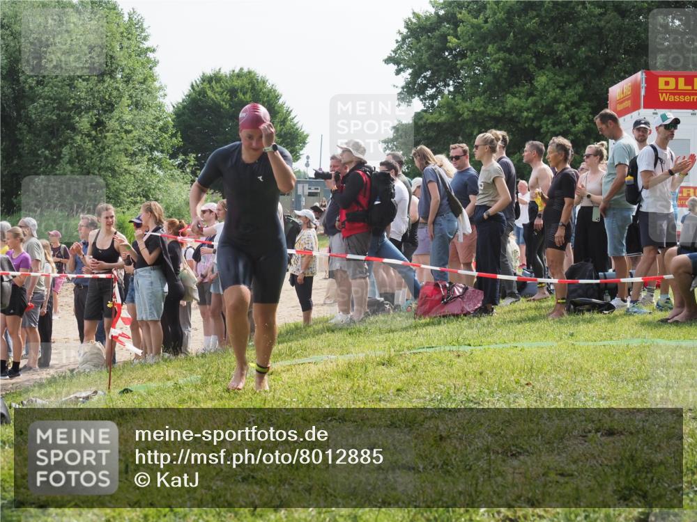 15.06.2025 - 27. Vierlanden-Triathlon KatJ http://msf.ph/oto/8012885 15.06.2025 10:14:31 Schwimmen 482, 565, 615, 618 meine-sportfotos.de