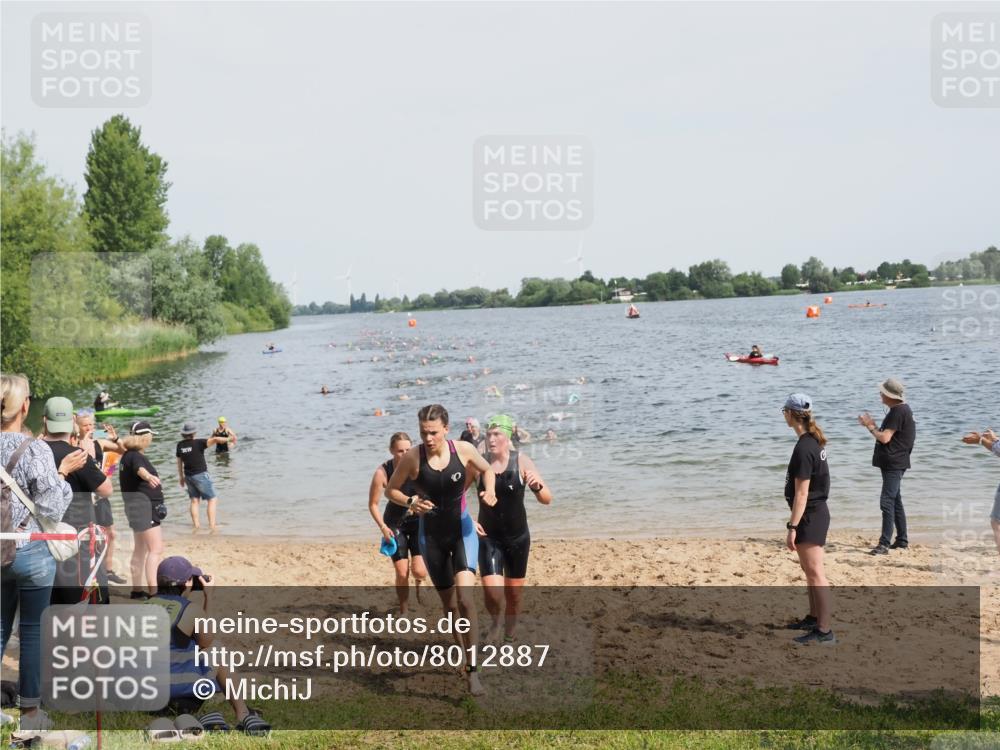 21.06.2025 - 27. Vierlanden-Triathlon MichiJ http://msf.ph/oto/8012887 15.06.2026 10:15:10 Schwimmen 480, 507, 528, 555, 587, 597, 635 meine-sportfotos.de