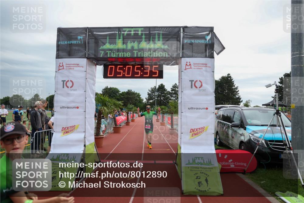 15.06.2025 - 7 Türme Triathlon Michael Strokosch http://msf.ph/oto/8012890 15.06.2025 15:05:35 Ziel 328 meine-sportfotos.de