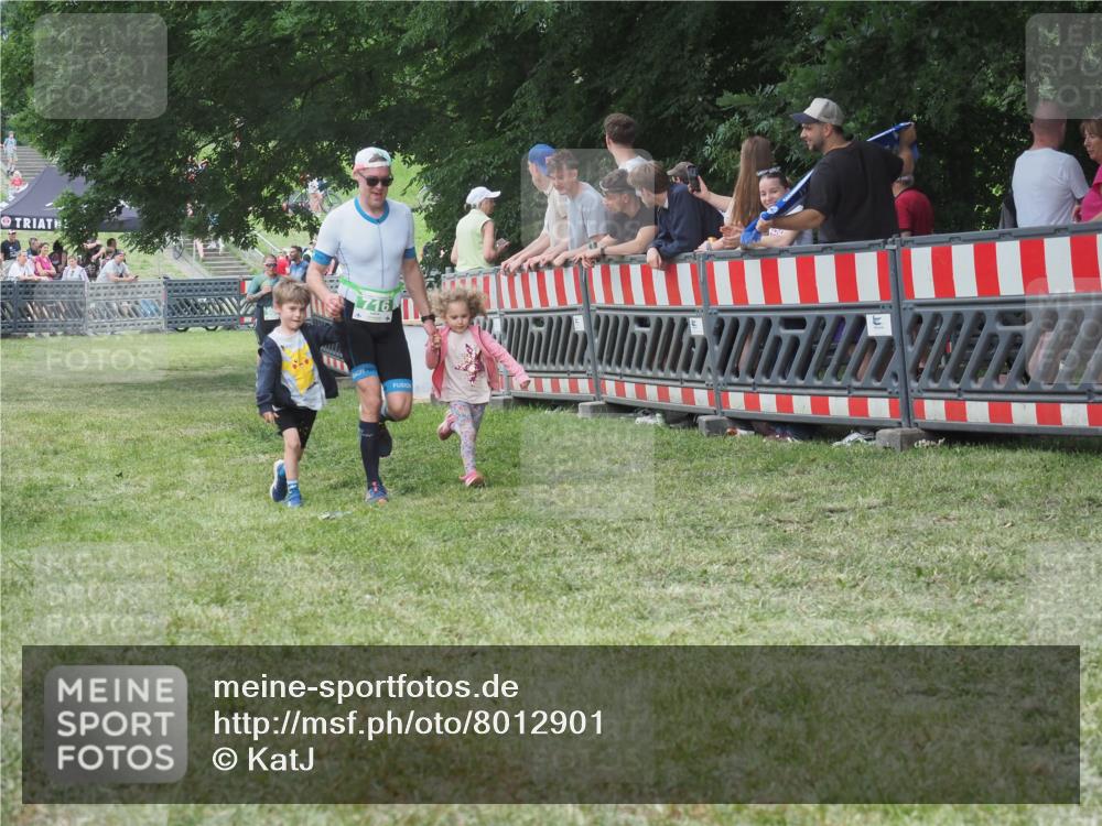 21.06.2025 - 27. Vierlanden-Triathlon KatJ http://msf.ph/oto/8012901 15.06.2025 13:09:48 Ziel 61, 716 meine-sportfotos.de
