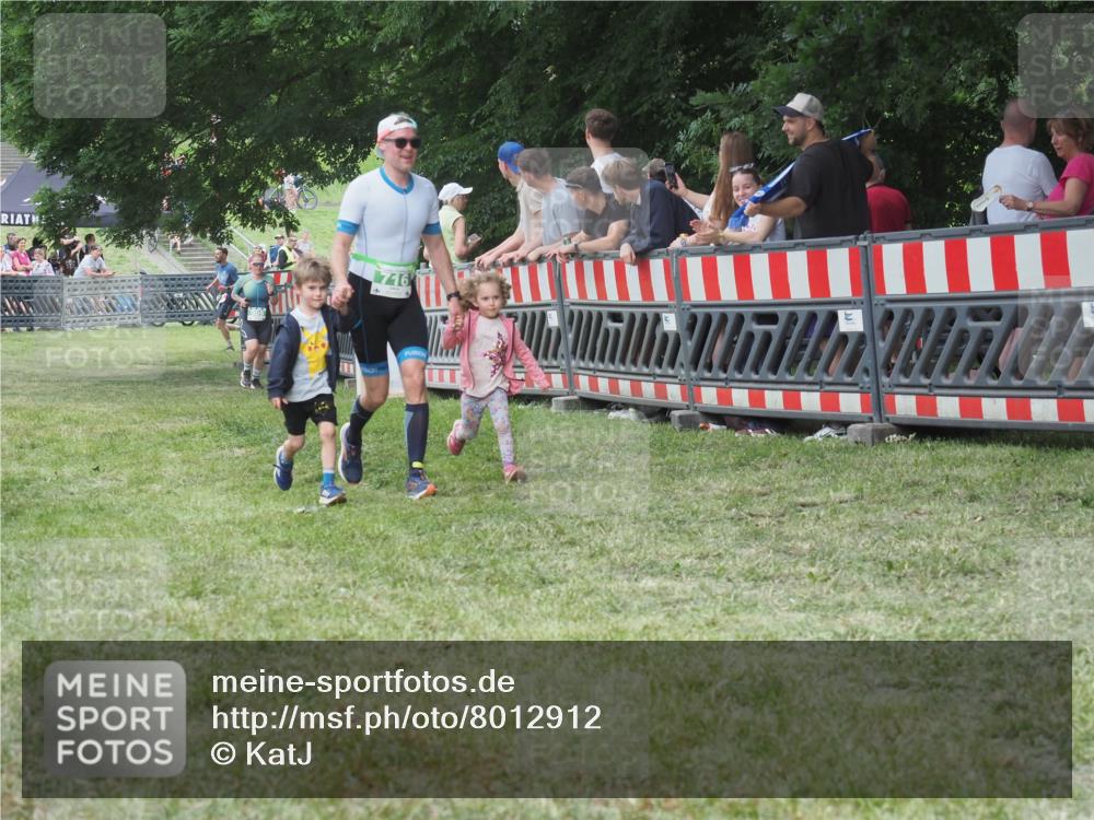 21.06.2025 - 27. Vierlanden-Triathlon KatJ http://msf.ph/oto/8012912 15.06.2025 13:09:49 Ziel 61, 716 meine-sportfotos.de