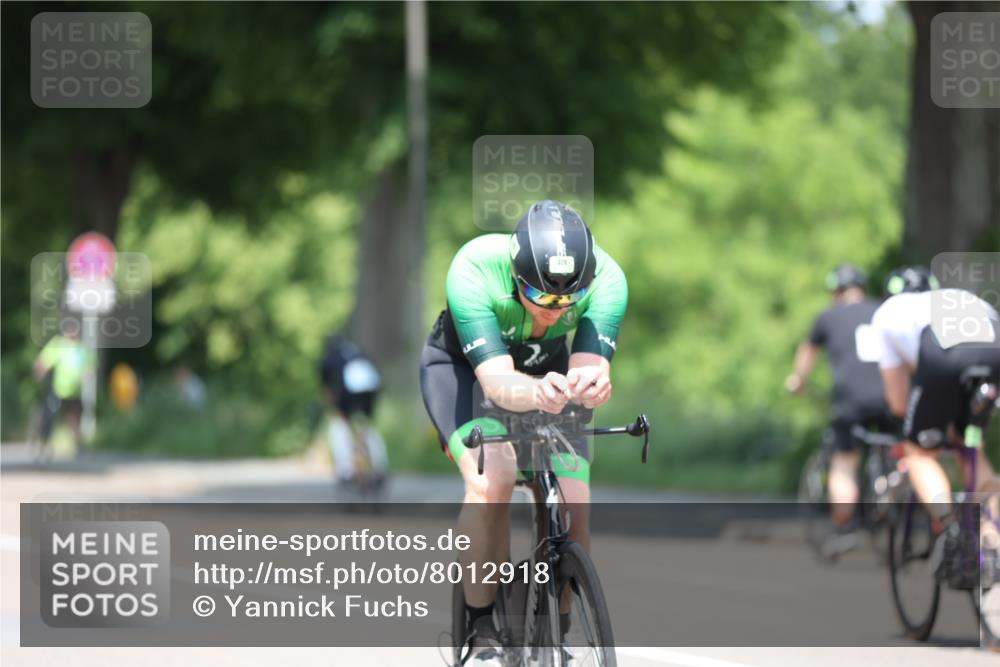 15.06.2025 - 7 Türme Triathlon Yannick Fuchs http://msf.ph/oto/8012918 15.06.2025 12:47:05 Radfahren 414, 651, 657 meine-sportfotos.de