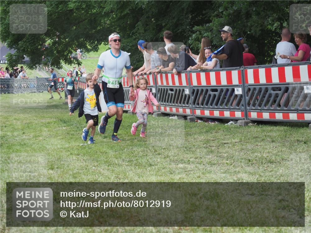 21.06.2025 - 27. Vierlanden-Triathlon KatJ http://msf.ph/oto/8012919 15.06.2025 13:09:49 Ziel 61, 716 meine-sportfotos.de