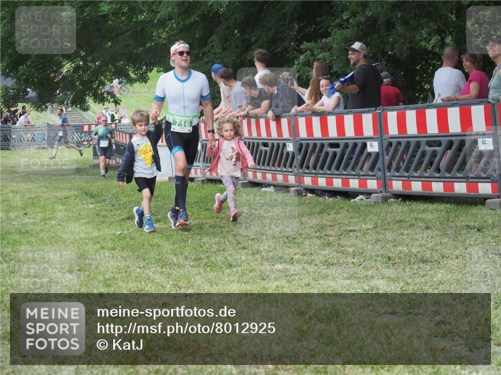 21.06.2025 - 27. Vierlanden-Triathlon KatJ http://msf.ph/oto/8012925 15.06.2025 13:09:49 Ziel 61, 716 meine-sportfotos.de