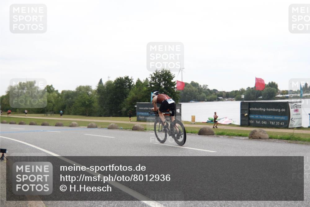 21.06.2025 - 27. Vierlanden-Triathlon H.Heesch http://msf.ph/oto/8012936 15.06.2025 13:26:56 Radfahren 1242, 1310 meine-sportfotos.de