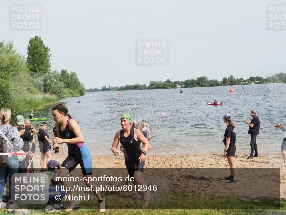 21.06.2025 - 27. Vierlanden-Triathlon MichiJ http://msf.ph/oto/8012946 15.06.2026 10:15:11 Schwimmen 480, 507, 555, 587, 597, 635 meine-sportfotos.de