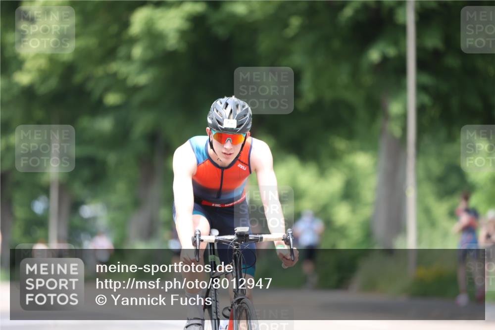 15.06.2025 - 7 Türme Triathlon Yannick Fuchs http://msf.ph/oto/8012947 15.06.2025 13:27:37 Radfahren 568, 723, 978 meine-sportfotos.de