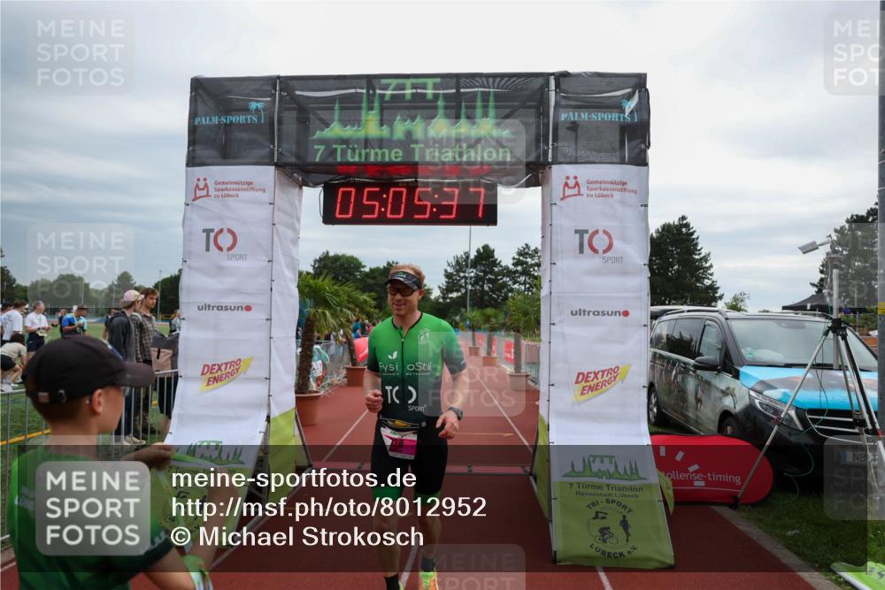 15.06.2025 - 7 Türme Triathlon Michael Strokosch http://msf.ph/oto/8012952 15.06.2025 15:05:37 Ziel 328 meine-sportfotos.de