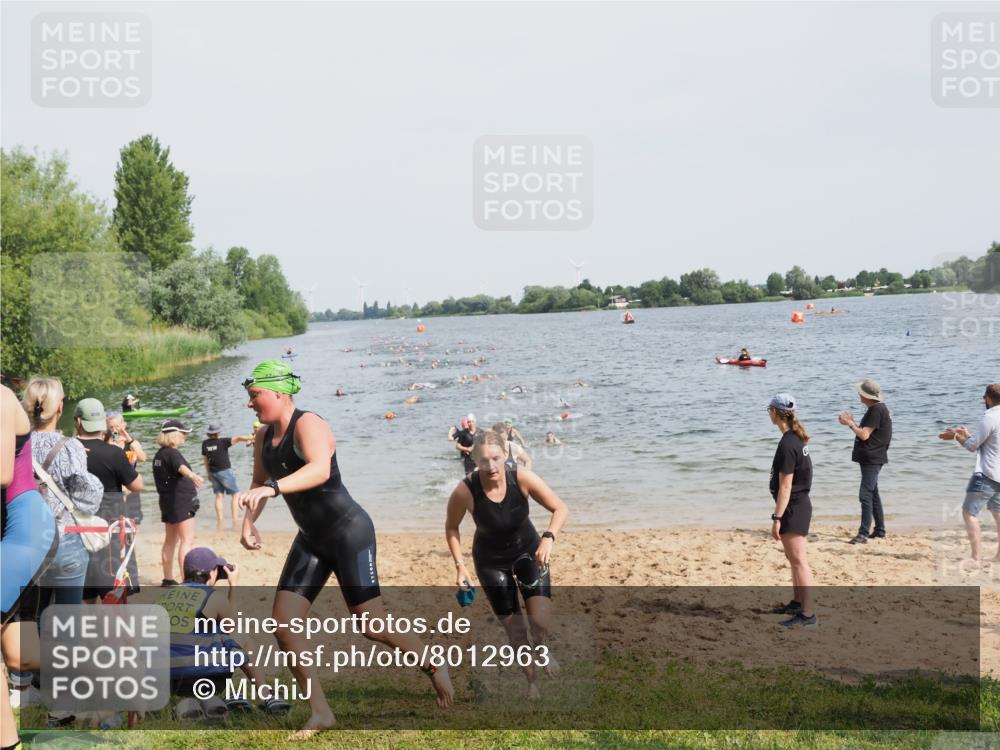 21.06.2025 - 27. Vierlanden-Triathlon MichiJ http://msf.ph/oto/8012963 15.06.2026 10:15:12 Schwimmen 480, 507, 555, 587, 597, 635 meine-sportfotos.de